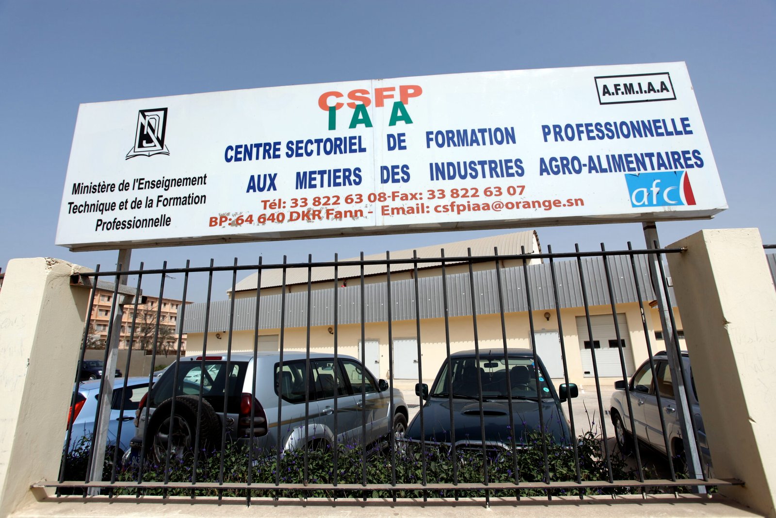 Devanture du centre 2